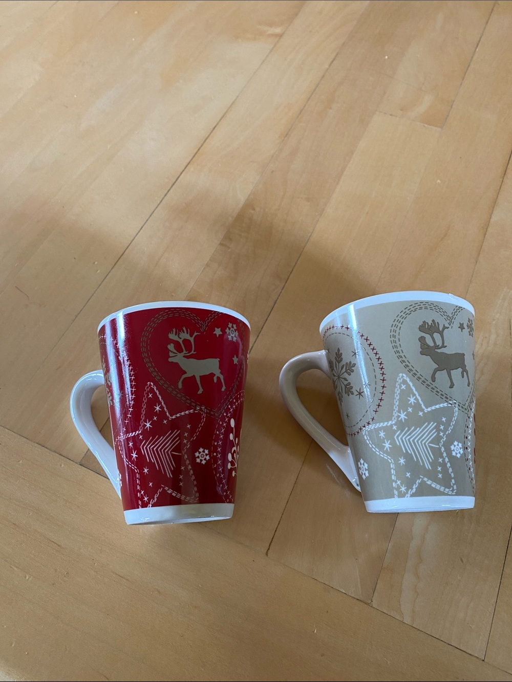 Ceramic Holiday Star & Reindeer Mug - Red and Beige